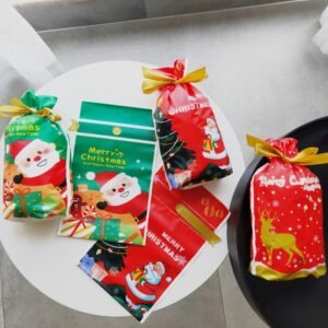 50pcs / Pack Christmas Gift Bag Candy Biscuit Drawstring Bundle Christmas Cookie Bag, Random Pattern Delivery